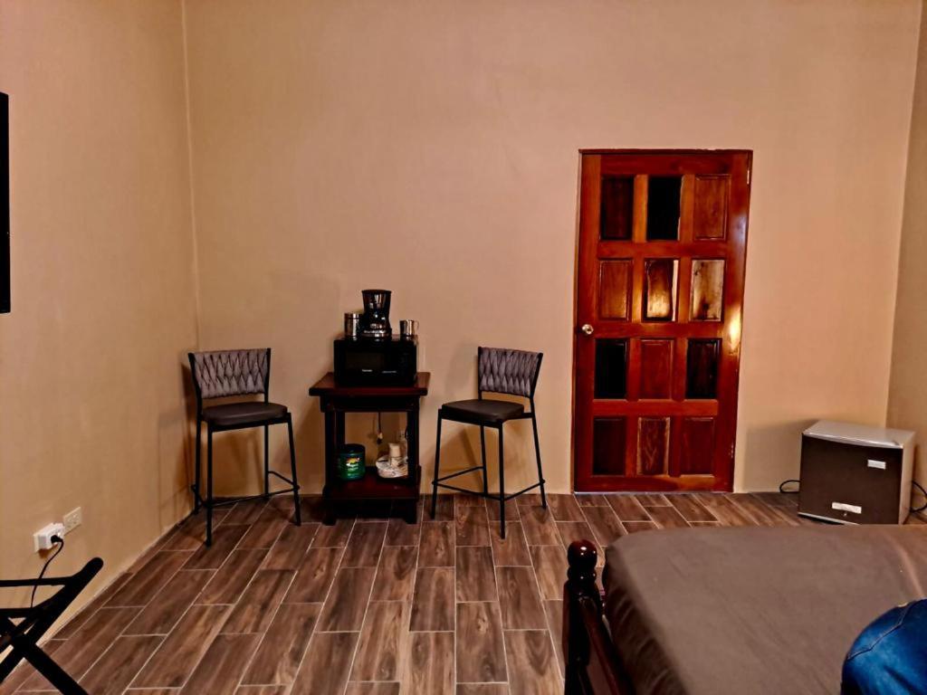 Banyan Rose Room 3 Orange Walk Town Luaran gambar
